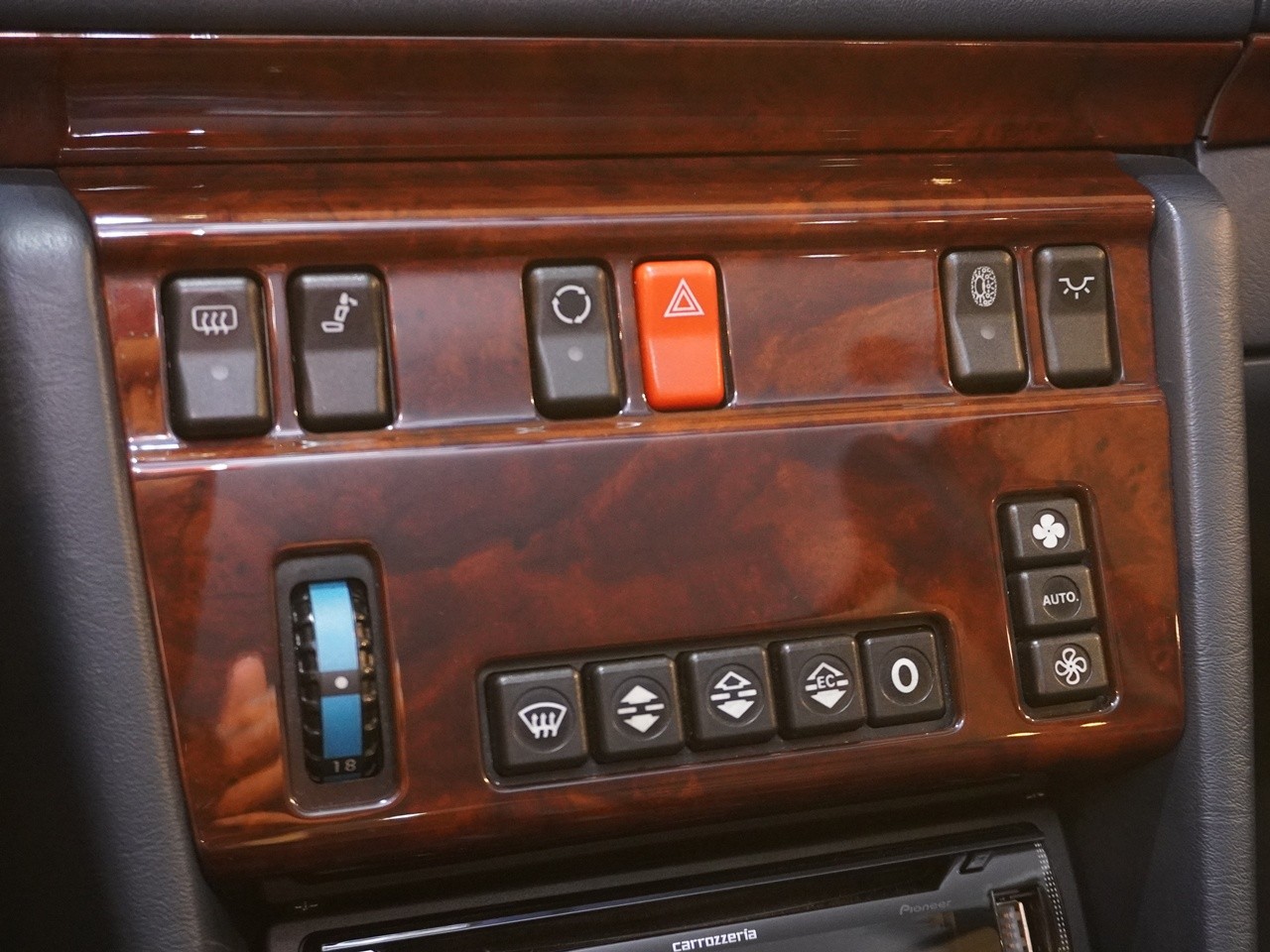 メルセデスベンツ　ミディアムクラス