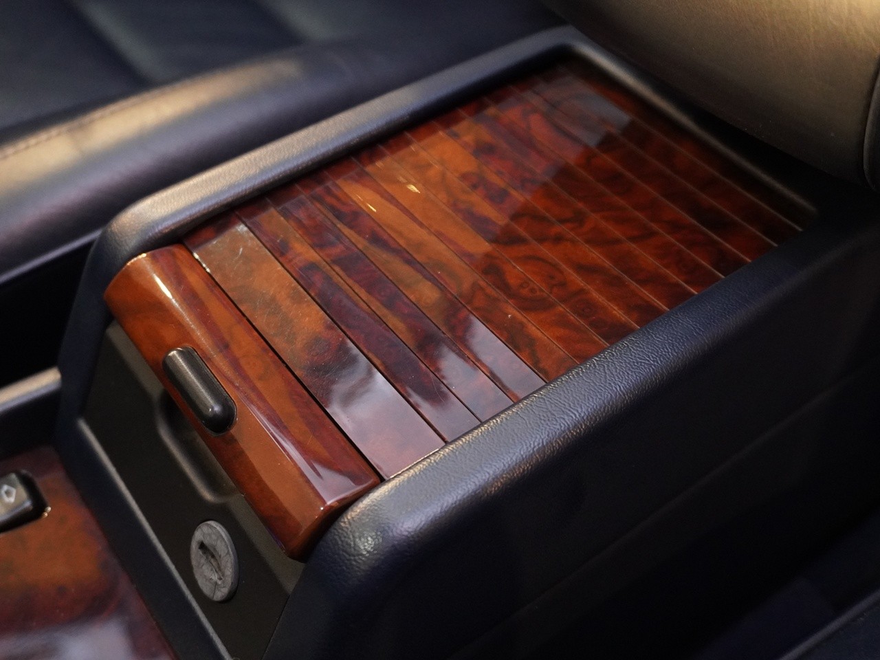 メルセデスベンツ　ミディアムクラス