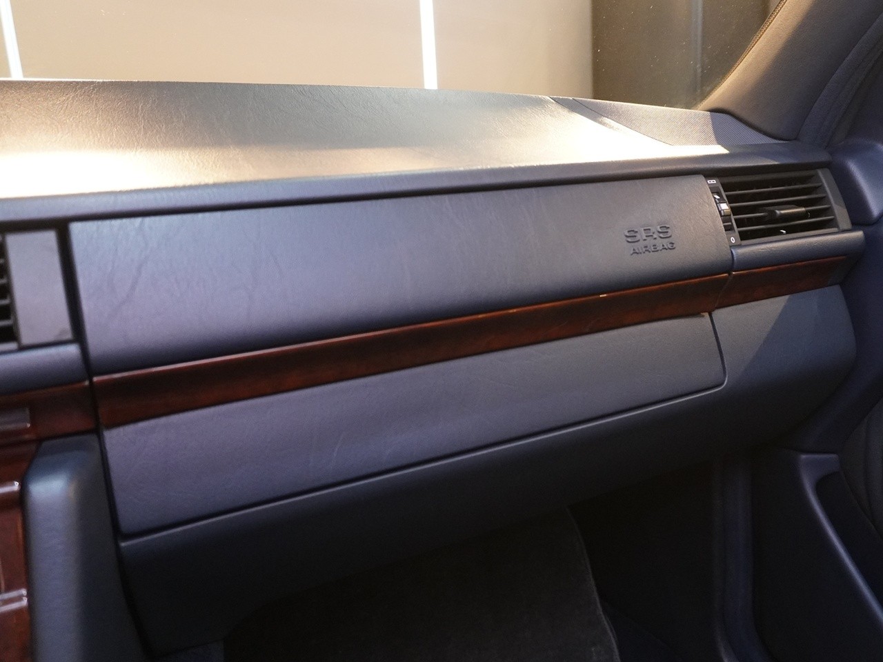 メルセデスベンツ　ミディアムクラス