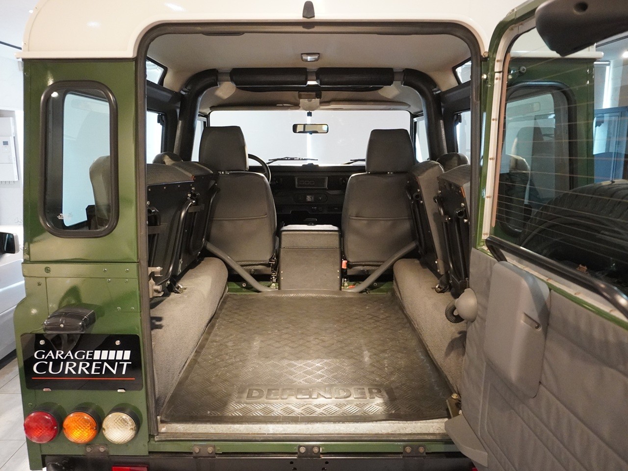 ランドローバー　ディフェンダー