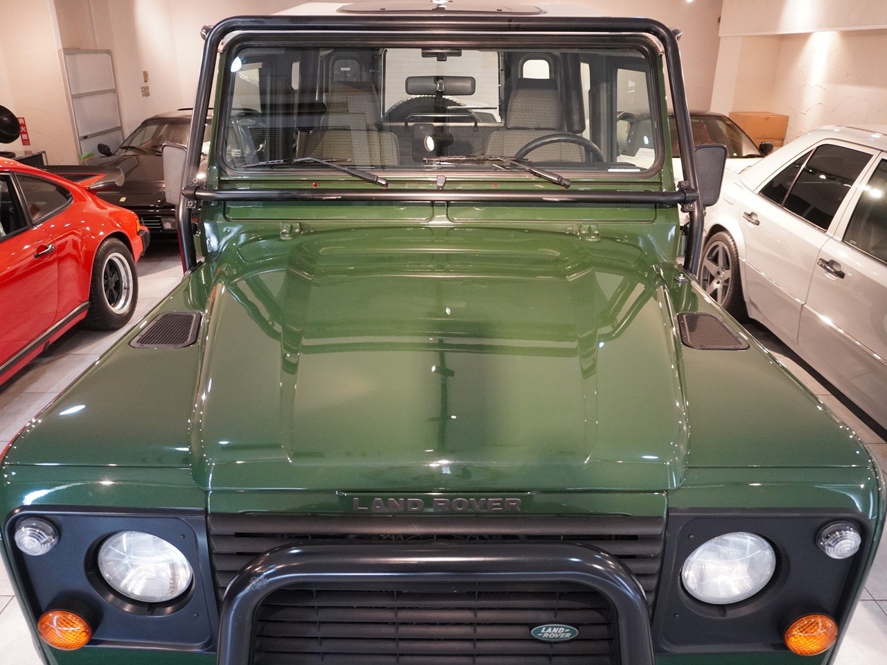 ランドローバー　ディフェンダー