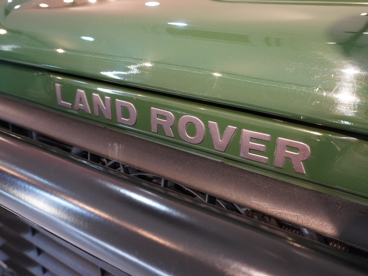 ランドローバー　ディフェンダー