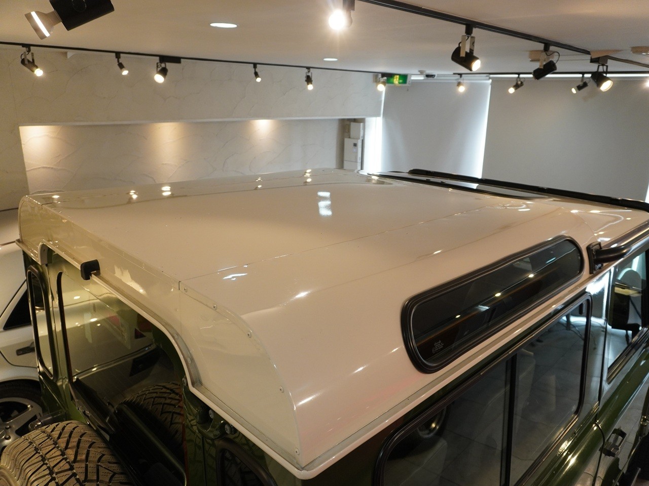 ランドローバー　ディフェンダー