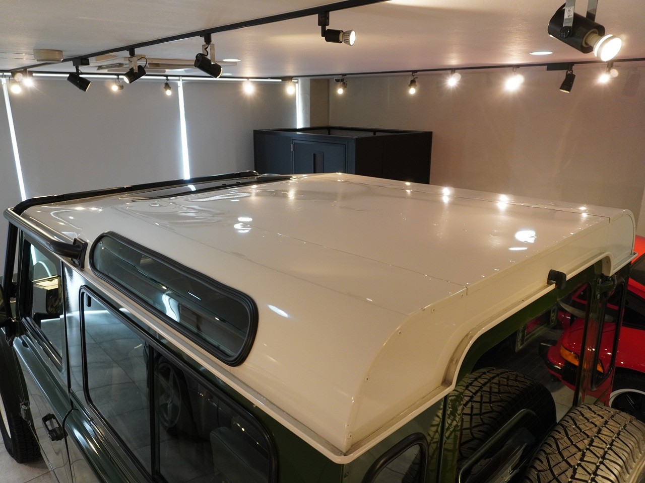 ランドローバー　ディフェンダー