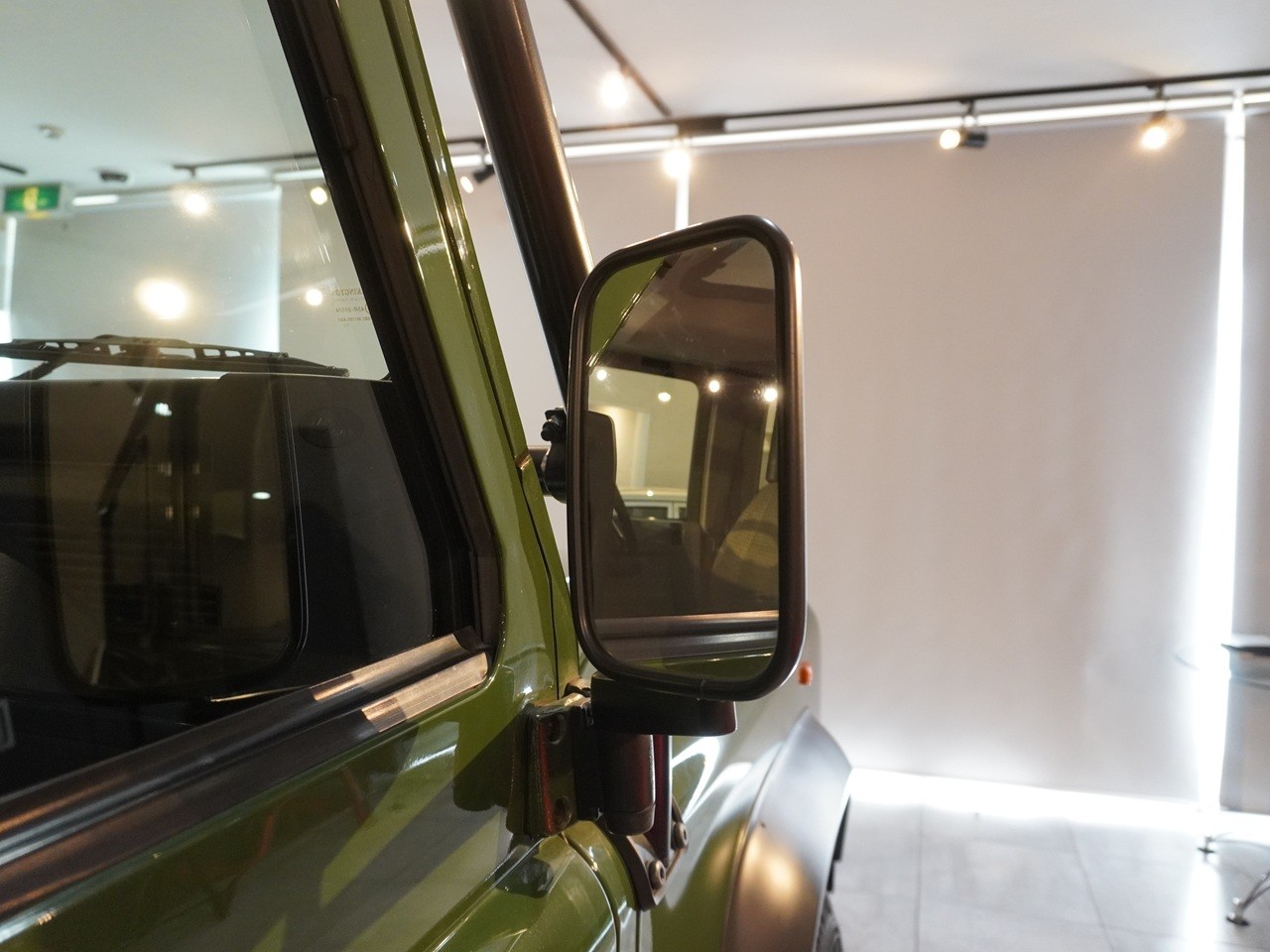 ランドローバー　ディフェンダー