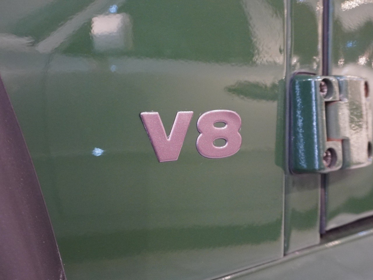 ランドローバー　ディフェンダー