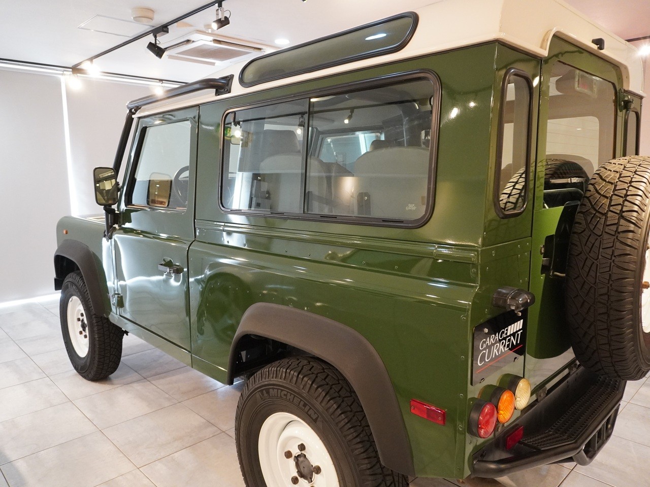 ランドローバー　ディフェンダー