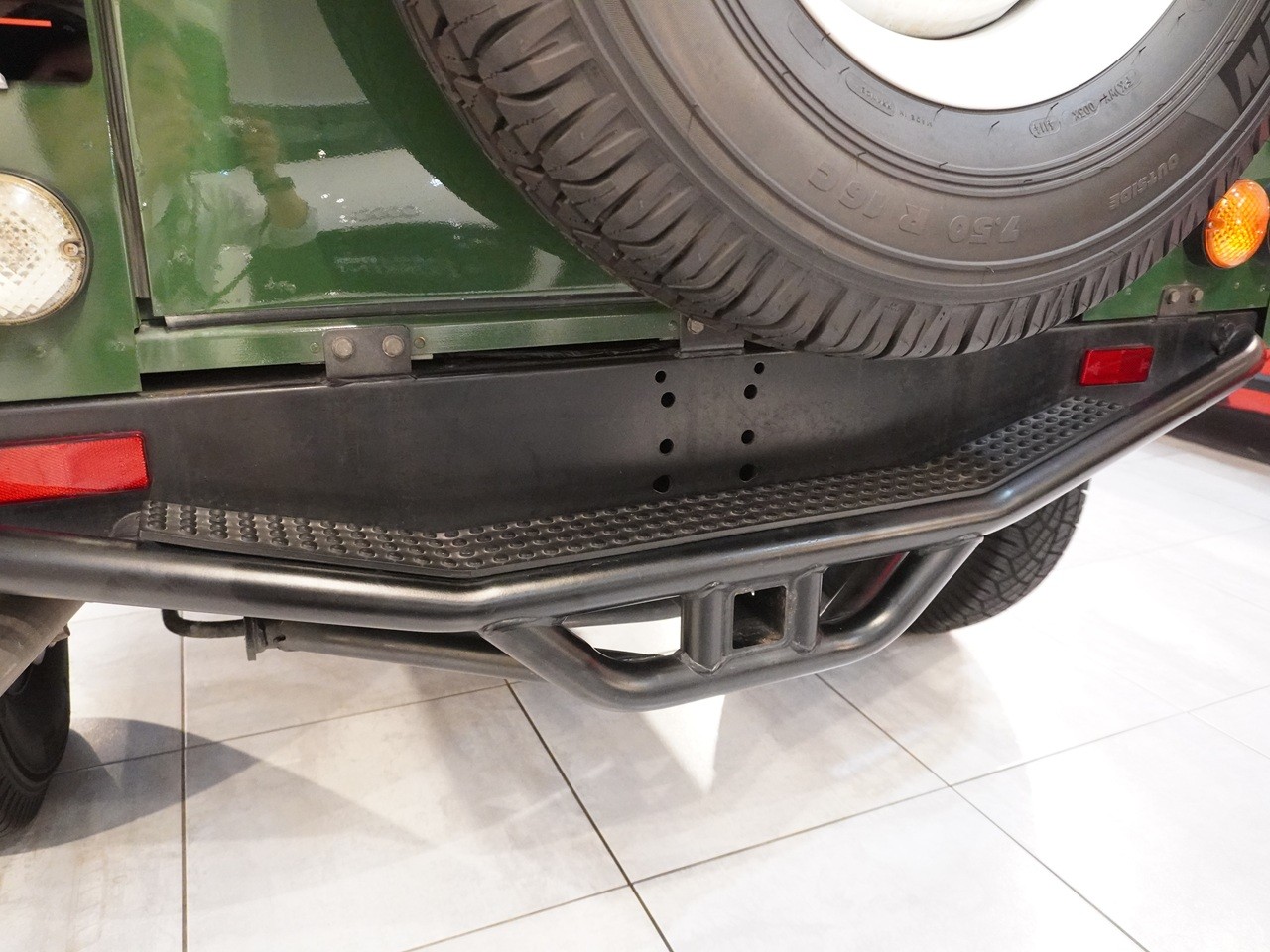 ランドローバー　ディフェンダー