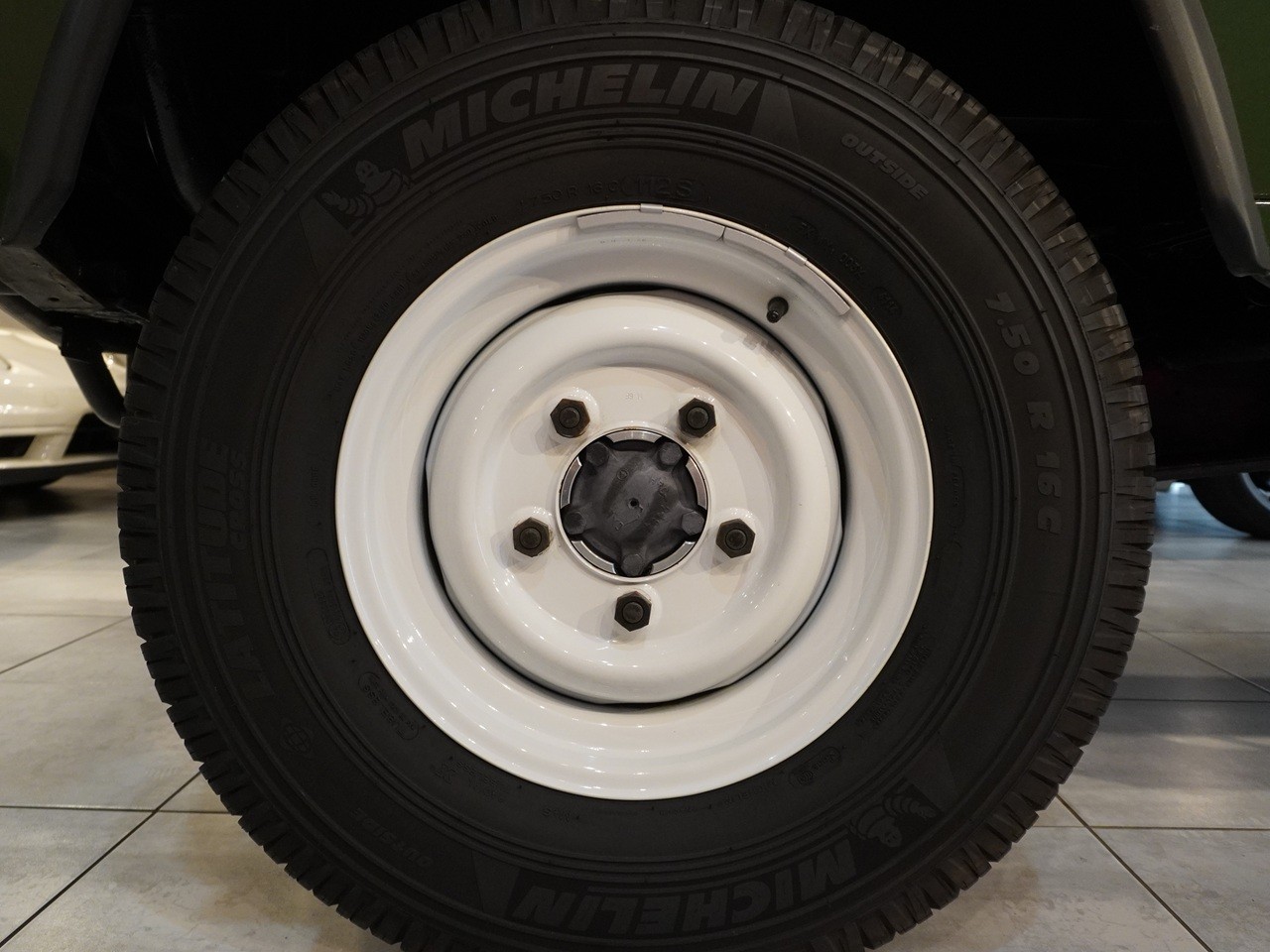 ランドローバー　ディフェンダー