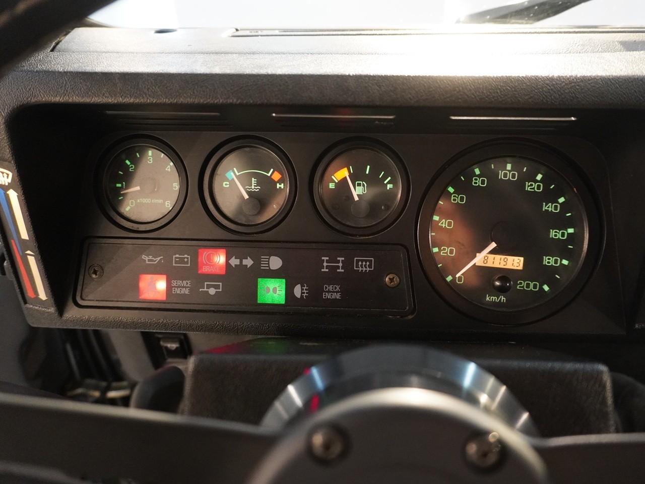 ランドローバー　ディフェンダー