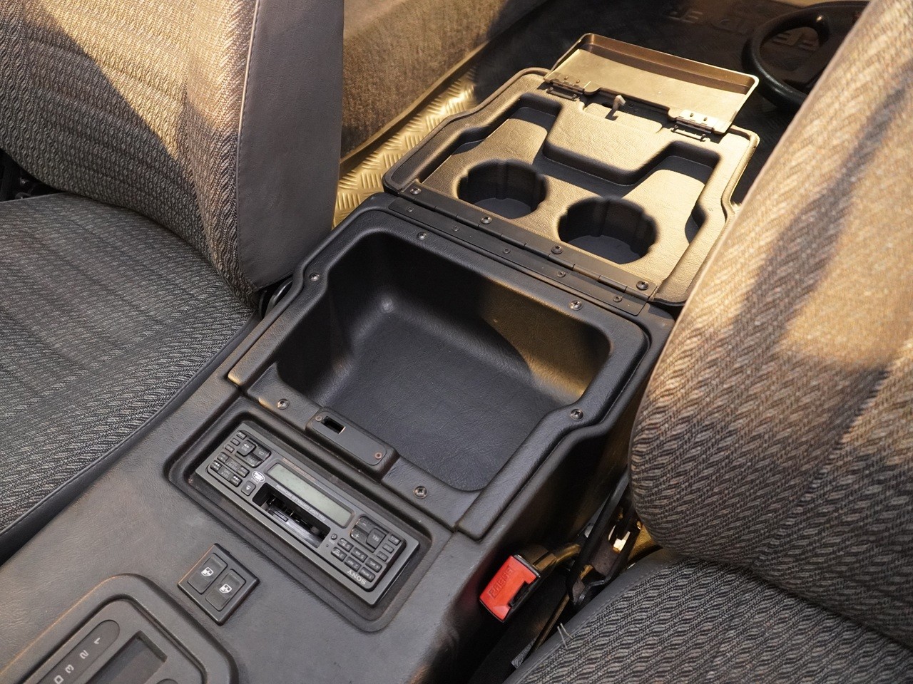 ランドローバー　ディフェンダー