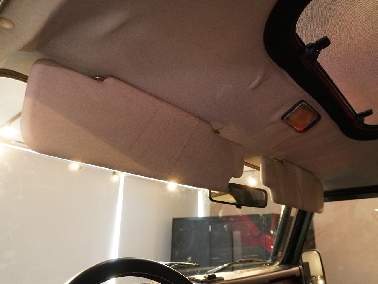 ランドローバー　ディフェンダー