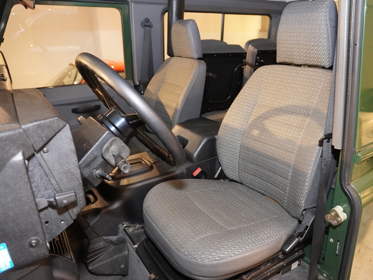 ランドローバー　ディフェンダー