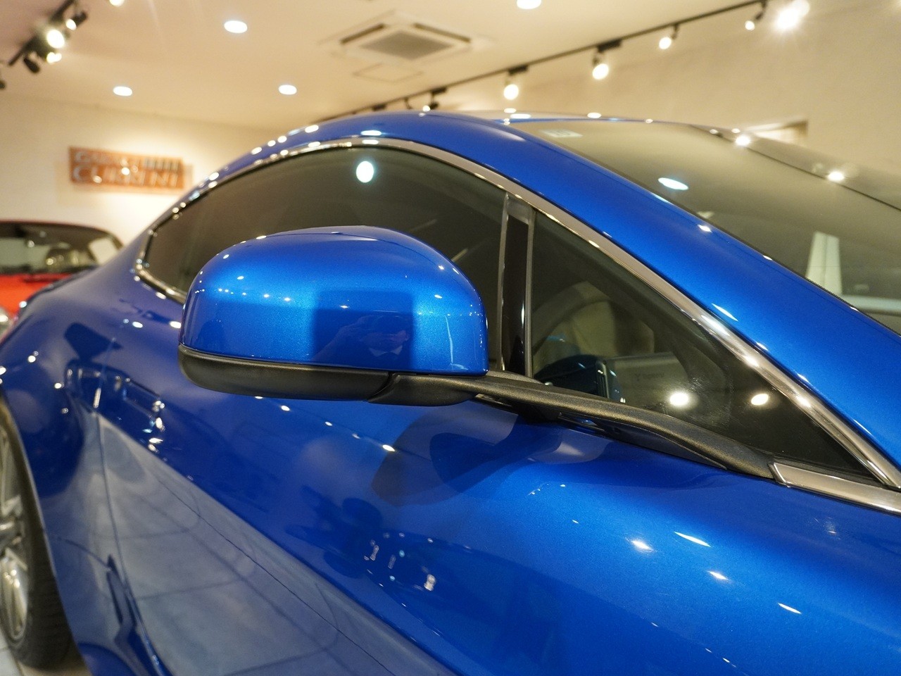 アストンマーティン　V8