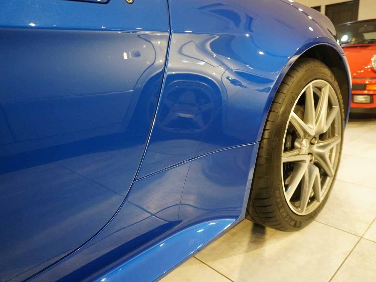 アストンマーティン　V8