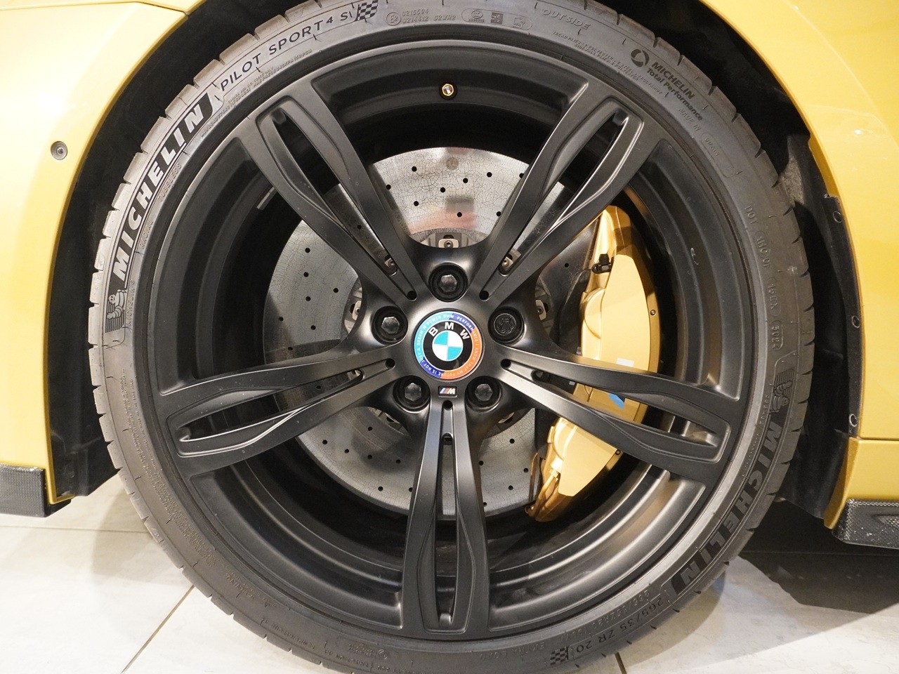 BMW　M6