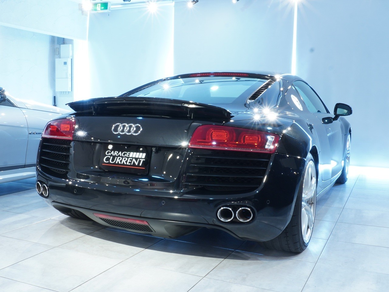 アウディ　R8
