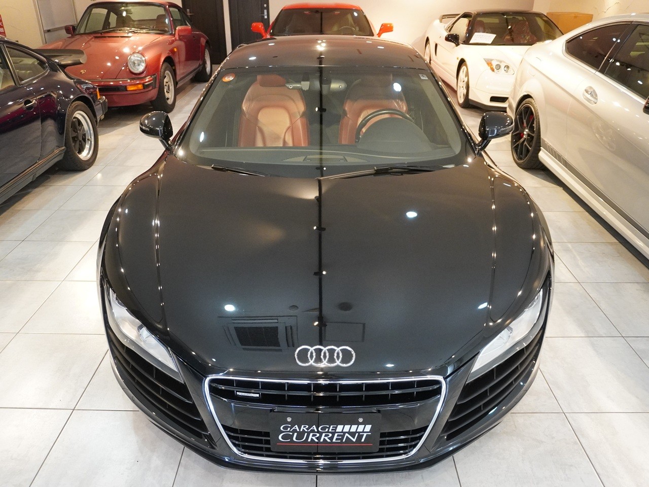 アウディ　R8