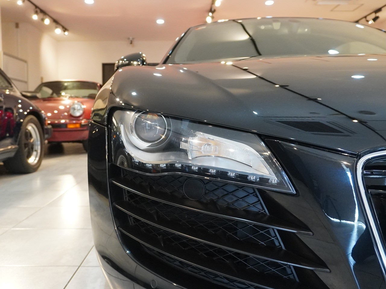 アウディ　R8