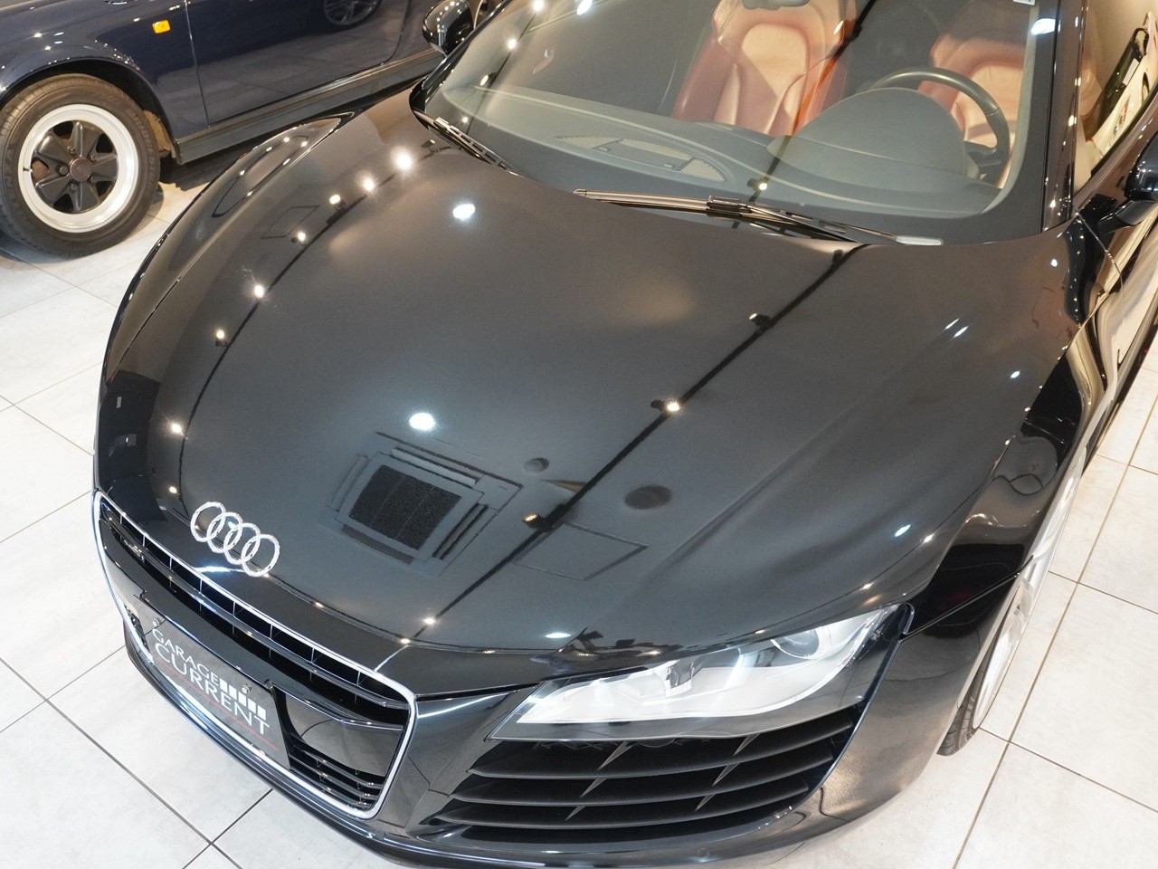 アウディ　R8