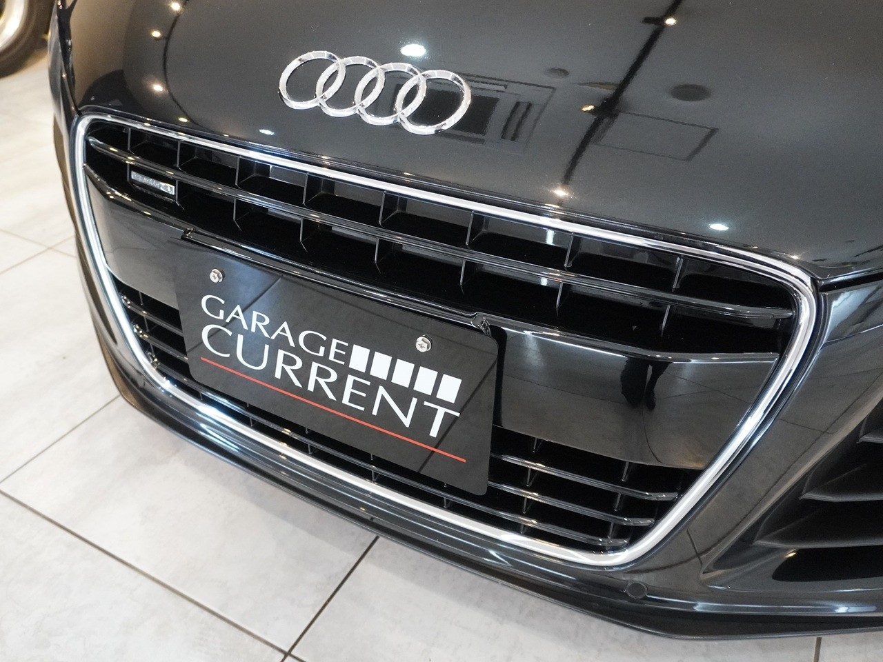 アウディ　R8