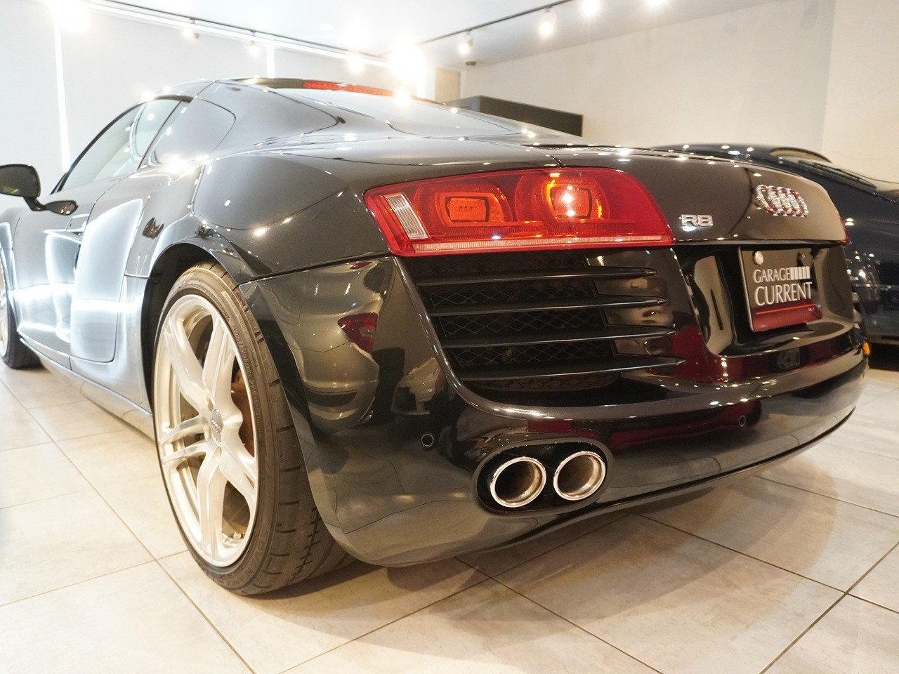 アウディ　R8