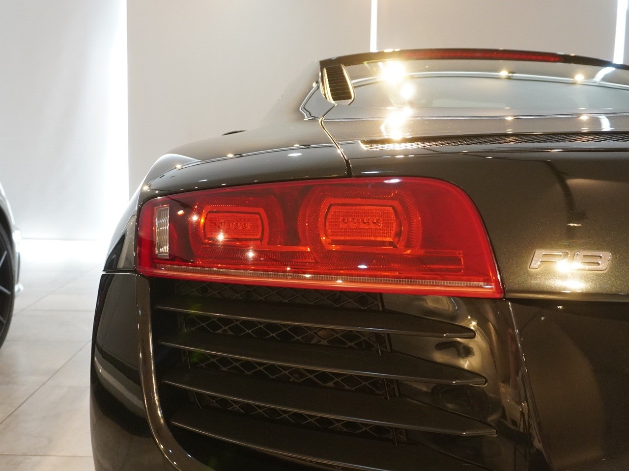 アウディ　R8