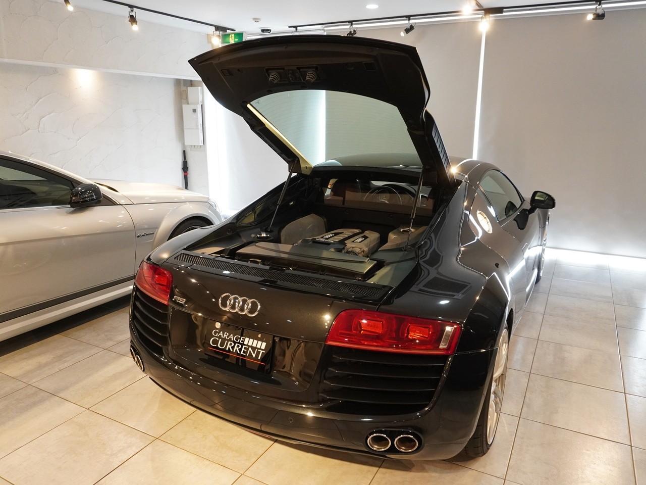 アウディ　R8