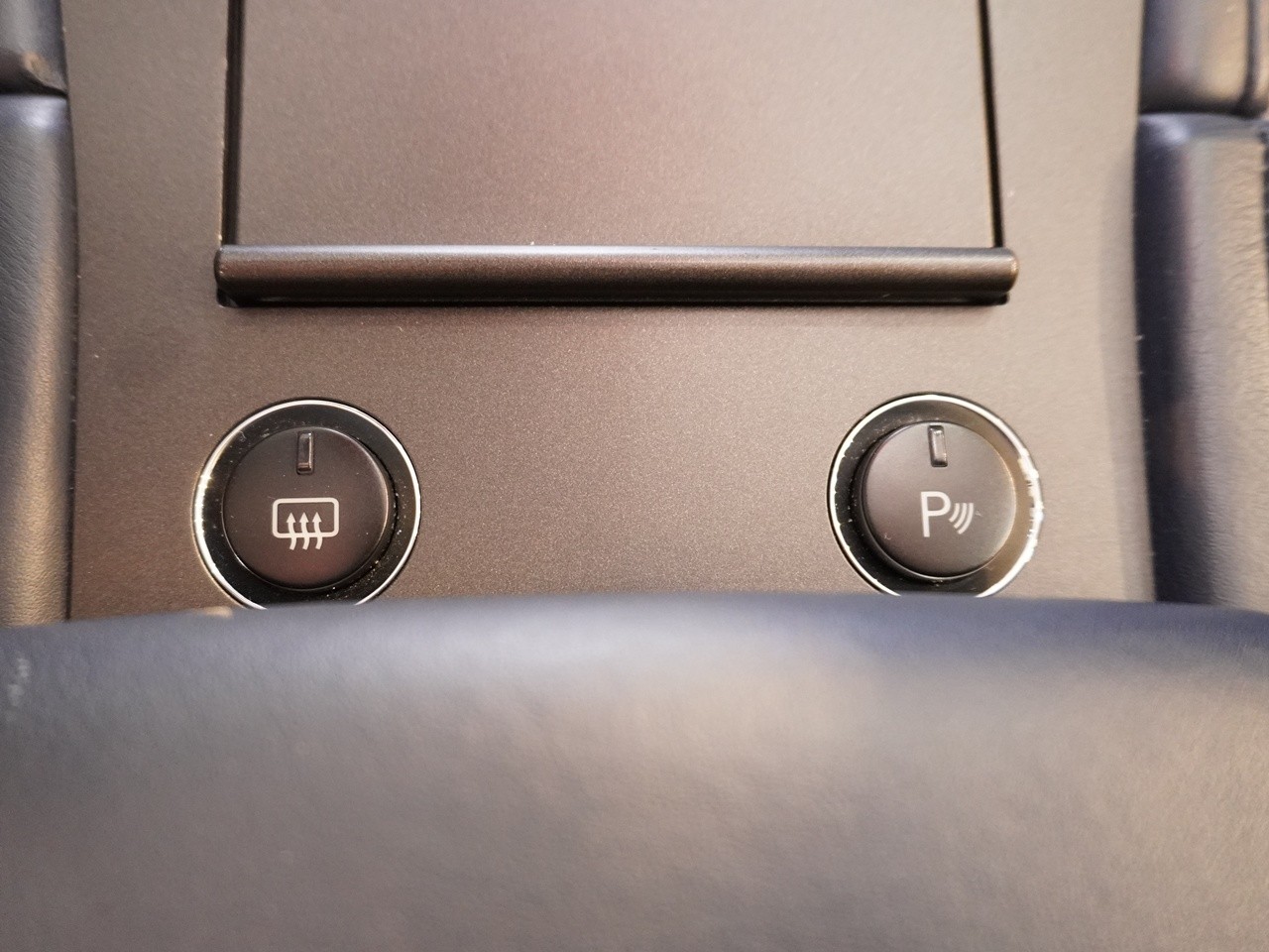 アストンマーティン　V8