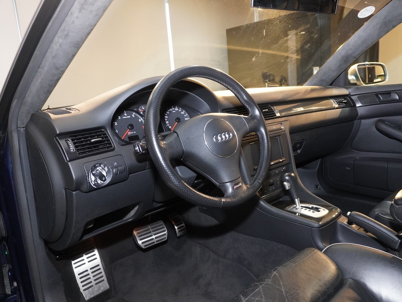 アウディ　RS6アバント