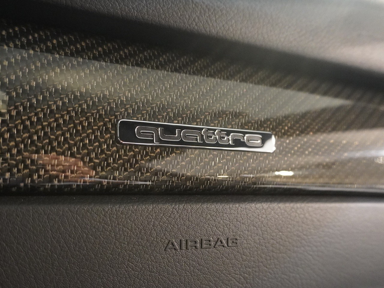 アウディ　RS6アバント