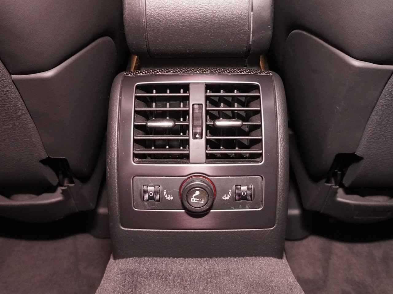 アウディ　RS6アバント