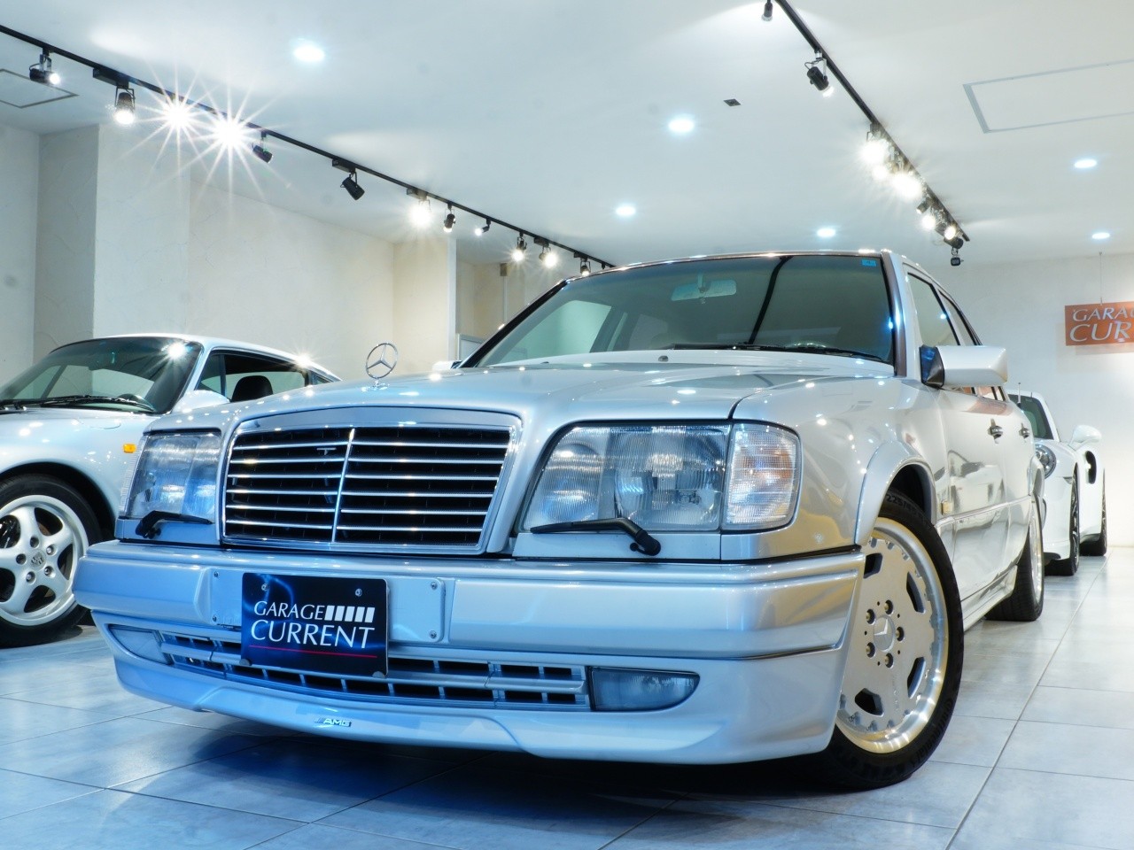 EクラスE400ステージスリー(W124)　AMGジャパン物　4.2リッターV型8気筒DOHC312ps　ブリリアントシルバー　黒革