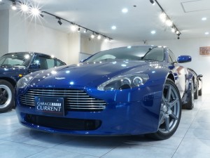 V8ヴァンテージ　右H　6速MT　アビモアブルー　クリームトリュフレザー　ユーザー様直接買取車輌