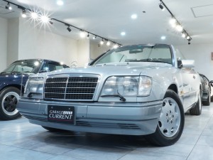 Eクラスメルセデスベンツ　E320カブリオレ（C124)　ディーラー車　左ハンドル　ブリリアントシルバー/黒チェックファブリック/黒幌　ユーザー様直接買取車輌