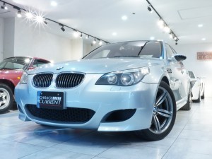 M52006年　BMW M5(E60)　5リッターV10エンジン507ps　右ハンドル　SMG　7.7万km　シルバーストーンメタリック　黒革　ユーザー様直接買取車輌