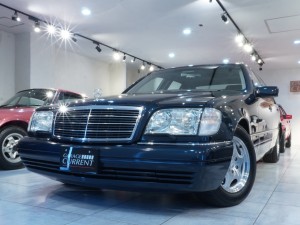 Sクラスメルセデスベンツ　S500L 右ハンドル　サンルーフ　黒革シート　パワーシート　エメラルドブラック